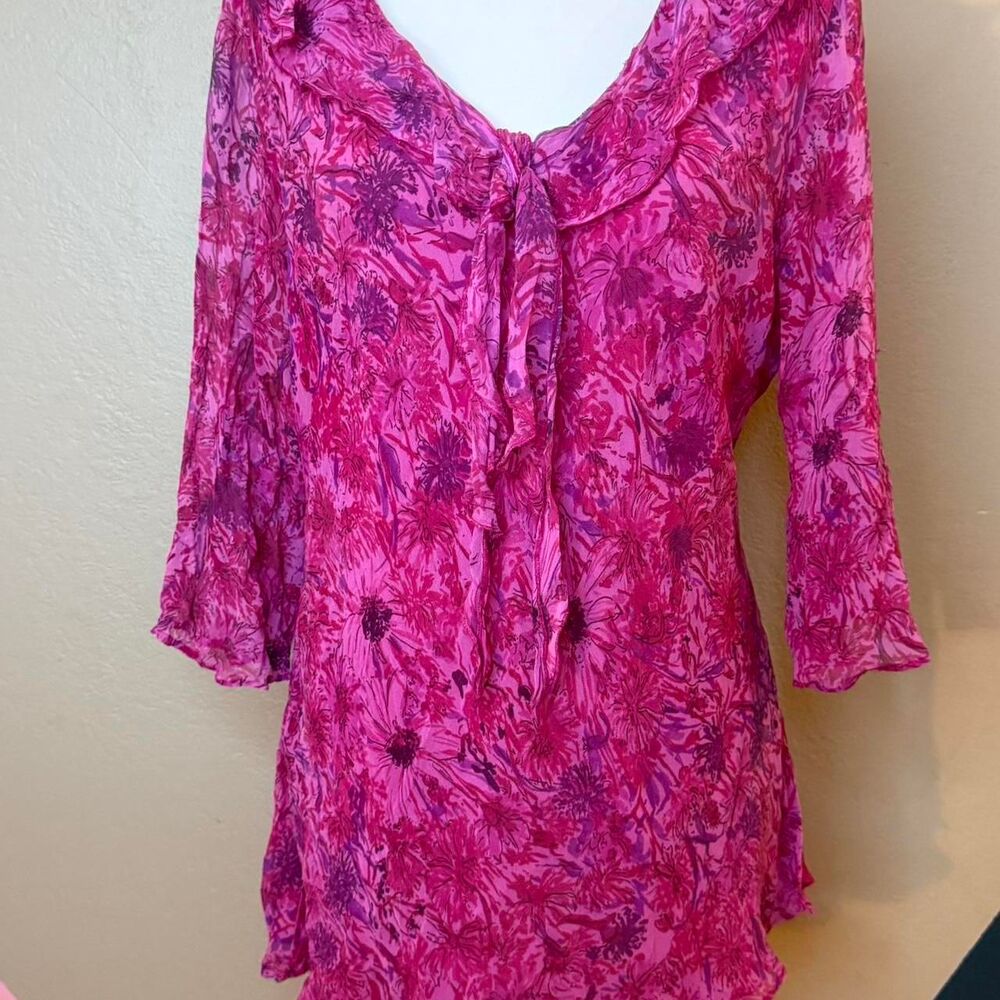 Y2k Pink floral silk blouse with ruffle collar and 3/4 sleeves